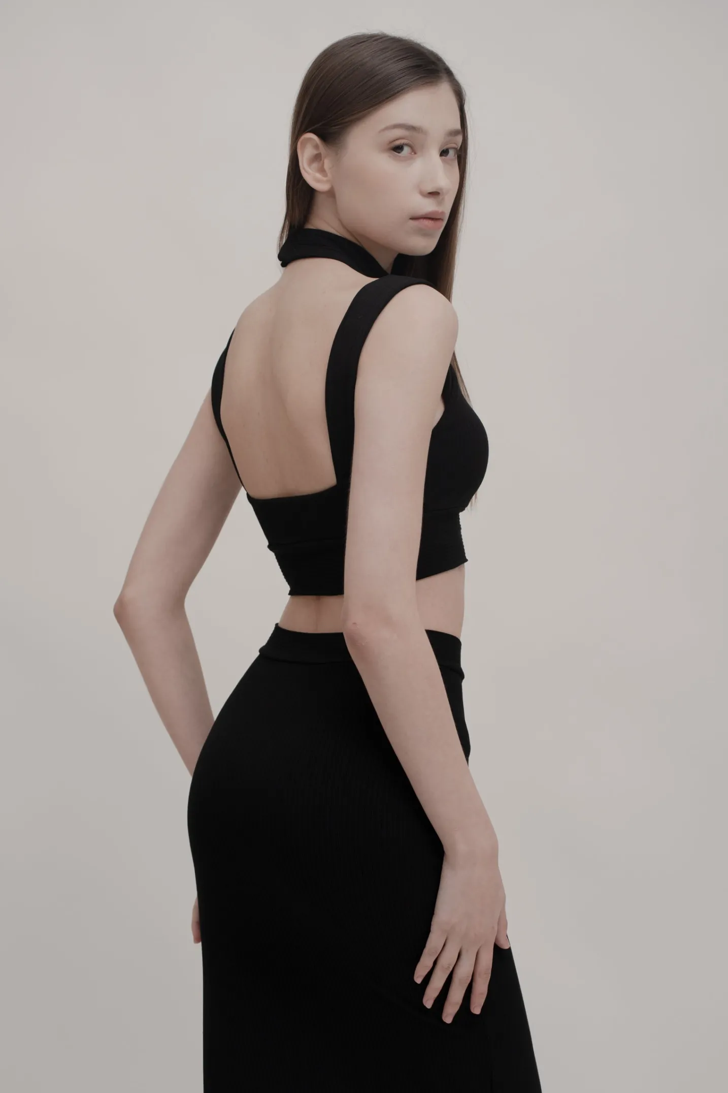 APERA Midi Skirt - Black