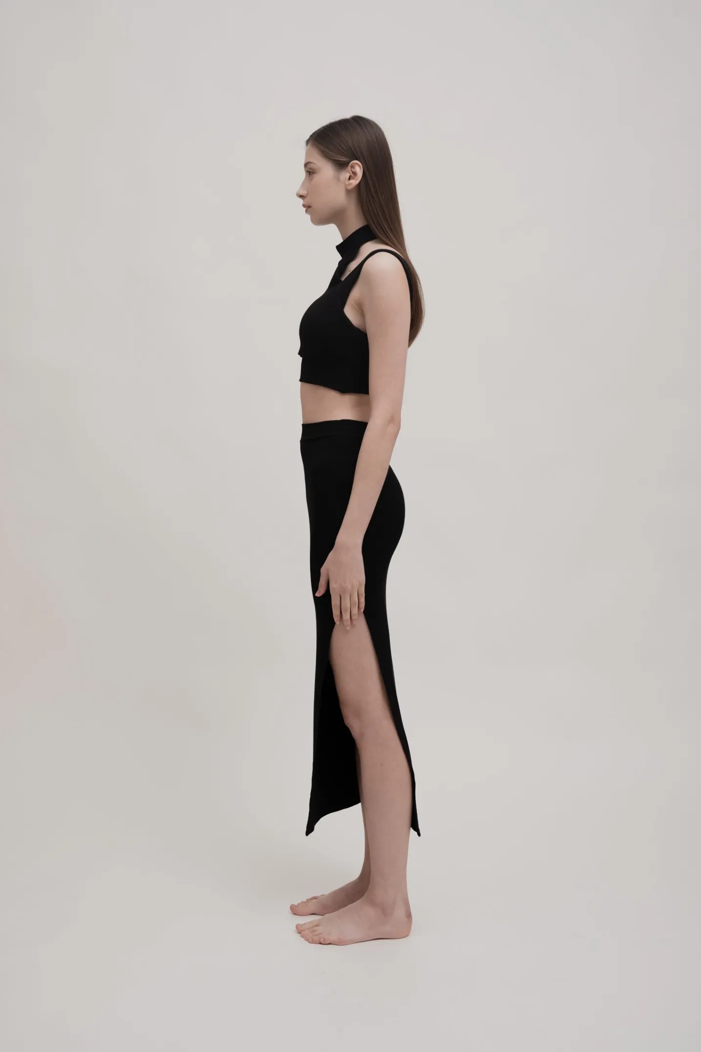 APERA Midi Skirt - Black